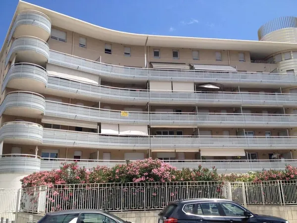 Garage et parking Location Nice 14m² 130€