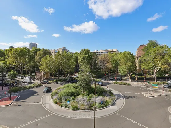 Exclusivité Levallois-Neuilly- 109m2-3 Chambres -Vue totalement dégagée.