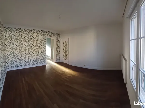 Grand appartement tres lumineux falaise rue trinite 44 m² disponible 1er janvier 2027