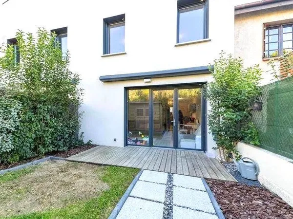 Rarissime! Appartement T4 récent avec jardin et 2 parkings p