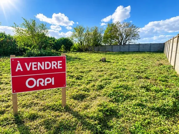 Terrain 824 m²