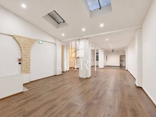 Local commercial 133 m²