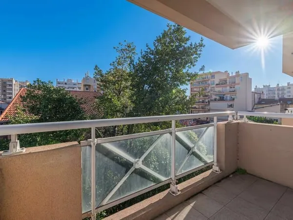 LOCATION NICE SAINT AUGUSTIN