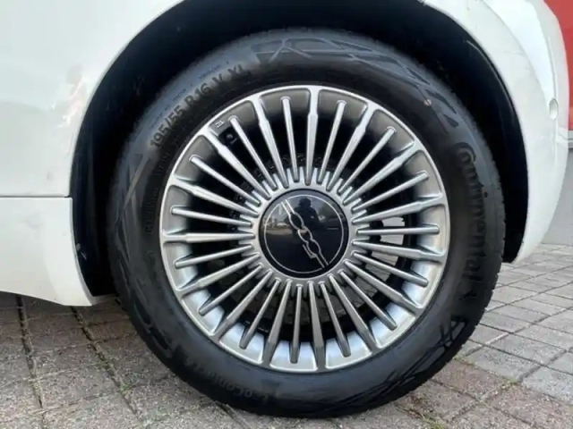 Fiat 500 e 118ch my23 — photo 9
