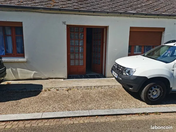 Coquette maison à vendre près de la mer