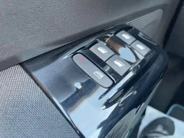 Citroën C3 puretech 110ch shine s&amp;s — photo 12