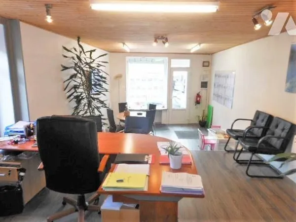 Bureau 55 m²