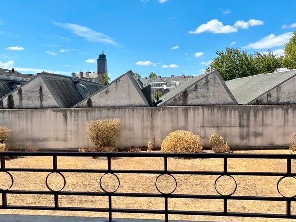 Quartier Saint Mihiel - T2 refait à neuf - Balcon Ouest vue dégagée - Parking ss terrain