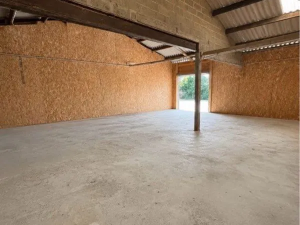Local d’activité et entrepôt Location Corps-Nuds 1p 110m² 429€