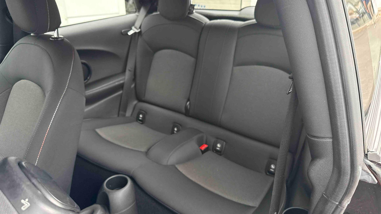 Mini Hatch 3 Portes One 102 ch — photo 12