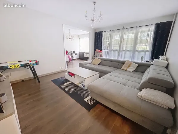 À LOUER : Grand appartement T5 de 98 m² avec balcon et parking - Plaisir