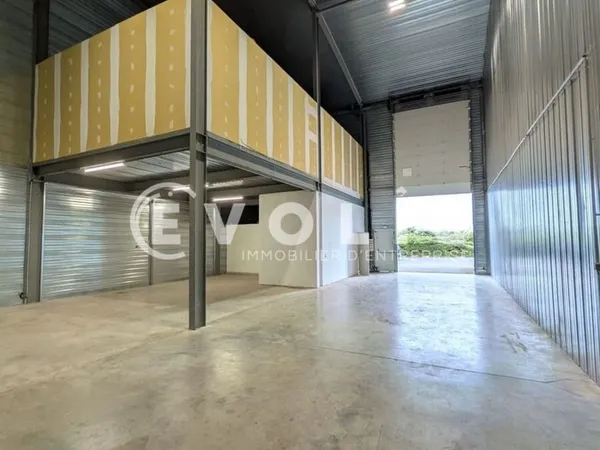 Locaux d'activité - A LOUER - 306 m² non divisibles