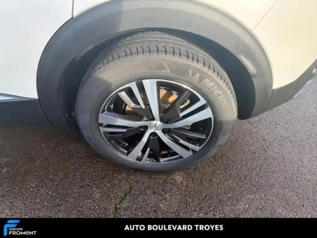 Peugeot 3008 1.2 puretech 130ch s&amp;s allure — photo 28