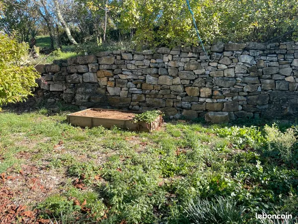 Maison de 80 m² habitable avec un terrain exterieur de 1000m²