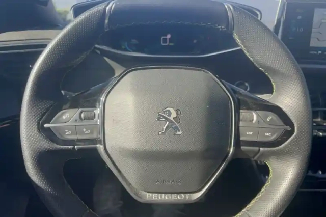 Peugeot 2008 electrique 136 ch — photo 17