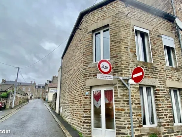 MMEUBLE DE RAPPORT - 3 LOGEMENTS - RENTABILITÉ 8,7% - Condé-en-Normandie