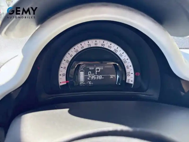 Renault Twingo iii e-tech — photo 18