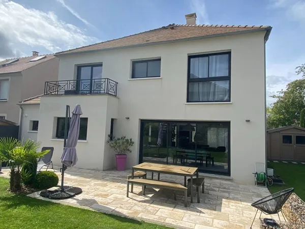 Maison Crespieres 8 pièce(s) 181 m2