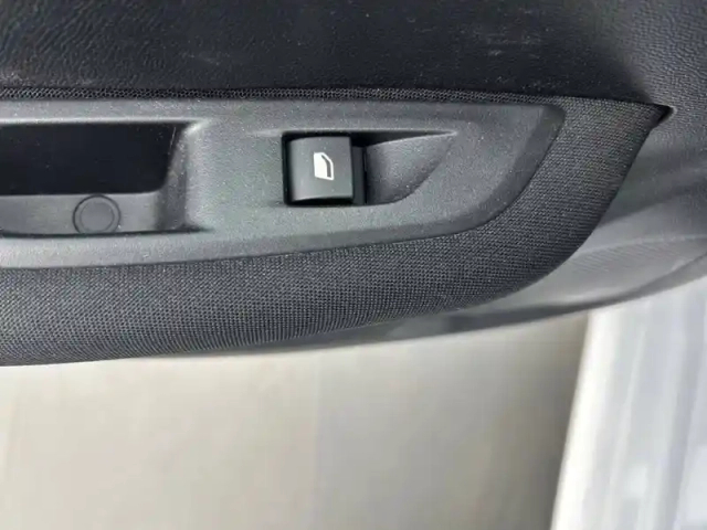 Peugeot 208 puretech 75 s&amp;s bvm5 — photo 41