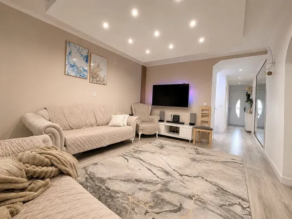 colocation–maison moderne avec jardin