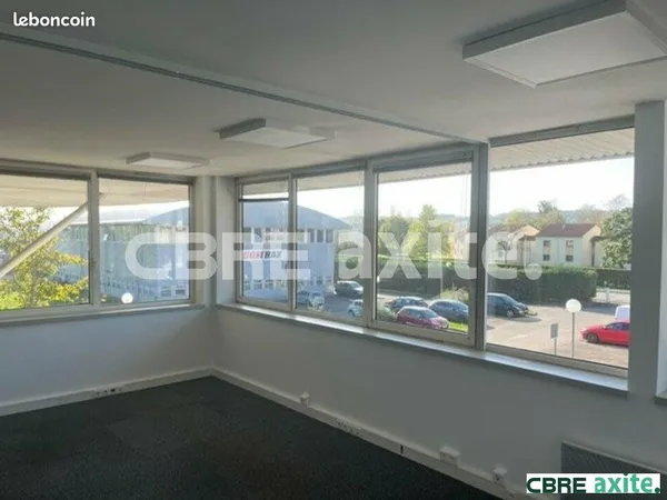 BUREAUX 170 m² VILLEFONTAINE