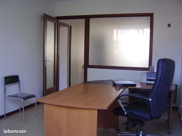Local commercial bureau