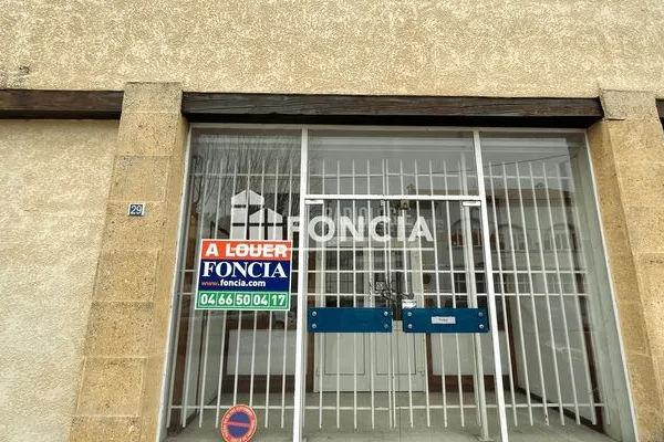 Local commercial 6 pièces 250 m²