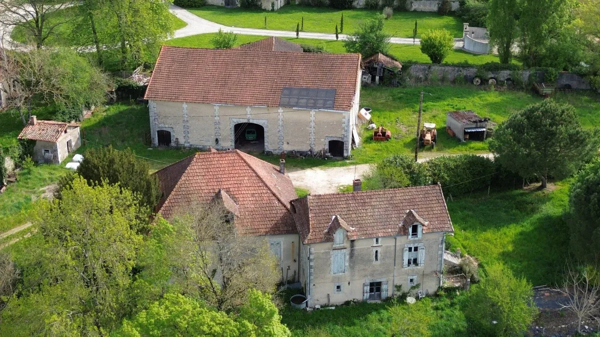 Photo 1