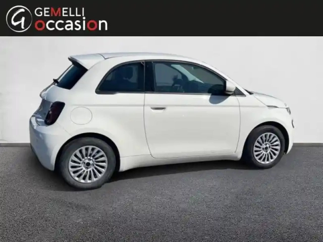Fiat 500 e 95ch action plus berline  my22 23.8 kwh — photo 5