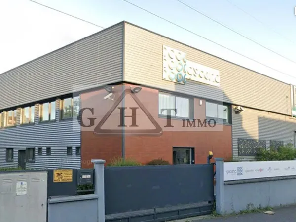 Local bureaux 631 m²
