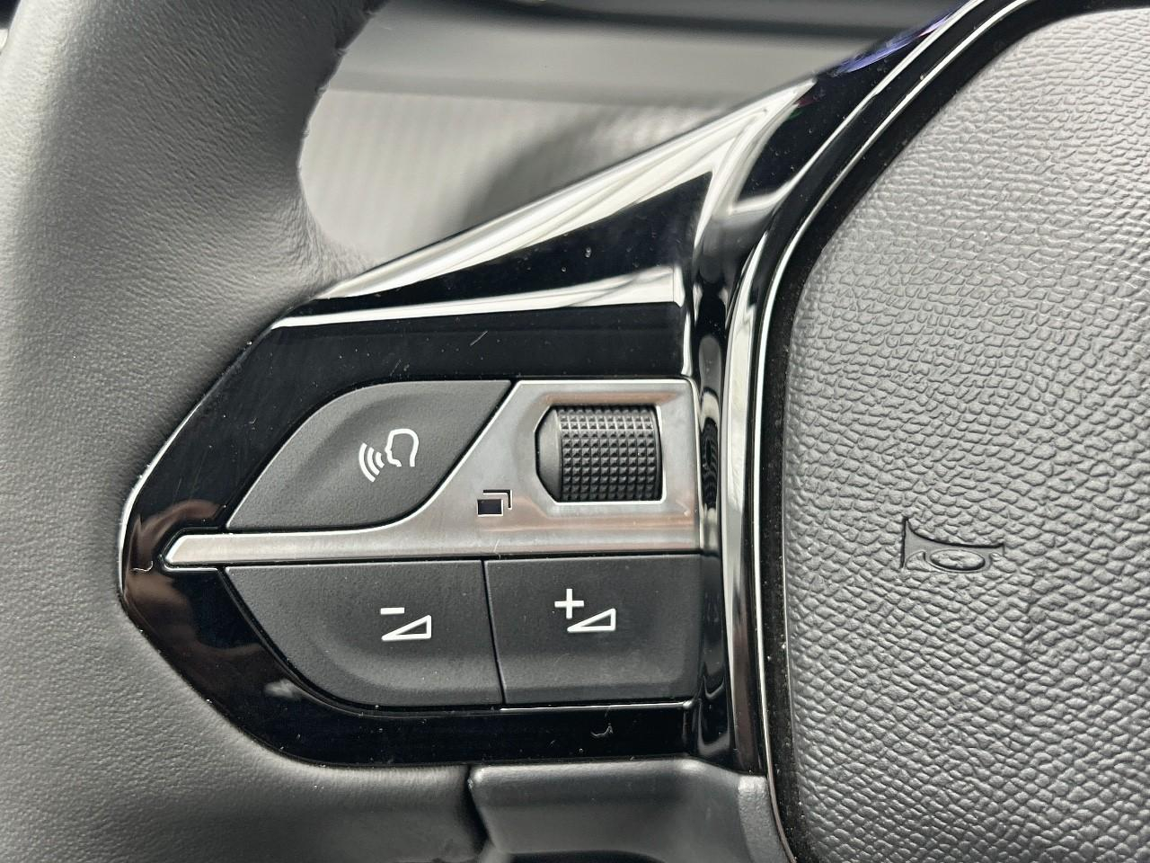 Peugeot 208 100 s&s bvm6 allure — photo 24