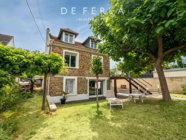 Maison 9 pièces 220 m²