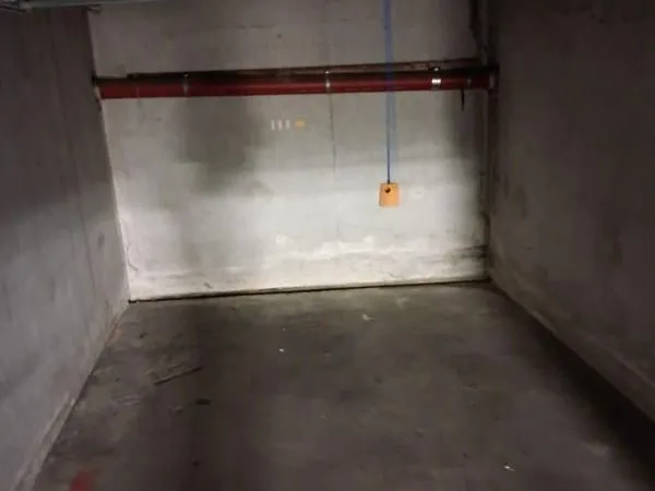 Garage/box 12 m² Nantes