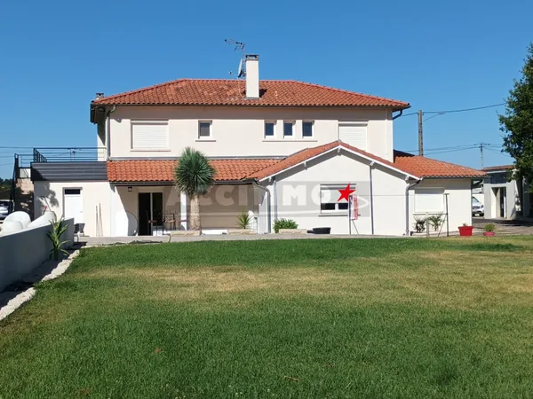 Maison 6 pièces 210 m²