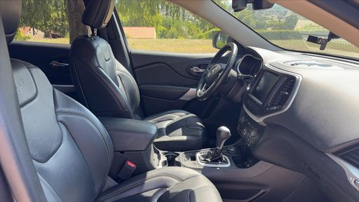 Jeep Cherokee 2.2 CRD 4WD 184 cv boite auto - Night Eagle – 2018 – 95375 km – Diesel – Boîte Automatique — photo 12