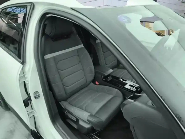 Citroën C4 puretech 130 s&amp;s eat8 c-series — photo 9