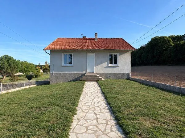 Maison individuelle 4 pièces - 84,5m² - Terrain 704 m²