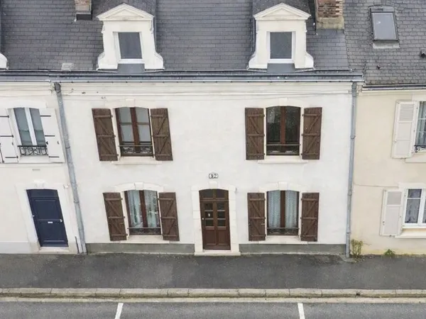 Grande maison de ville a renover