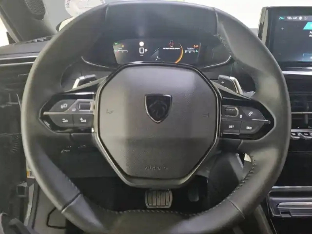 Peugeot 2008 puretech 130 s&amp;s eat8 — photo 9
