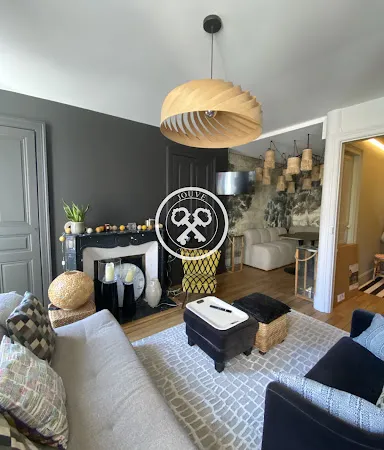 Propriété 3 pièces 229 m²
