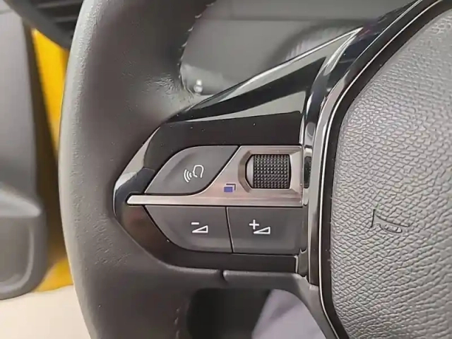 Peugeot 208 puretech 75 s&amp;s bvm5 — photo 24