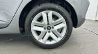 Renault Clio 1.5 Blue dCi 100ch Evolution - 24 — photo 11