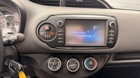 Toyota Yaris 70 VVT-i France 5p RC18 — photo 13