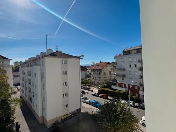 Appartement traversant lumineux - 3 chambres - 3e étage avec ascenseur