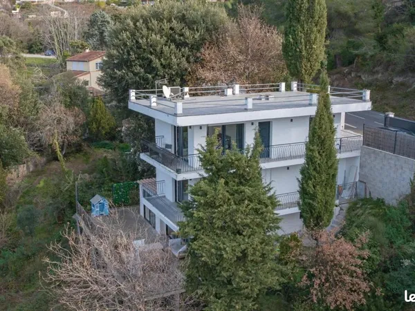 Villa 5 pièces 144 m²