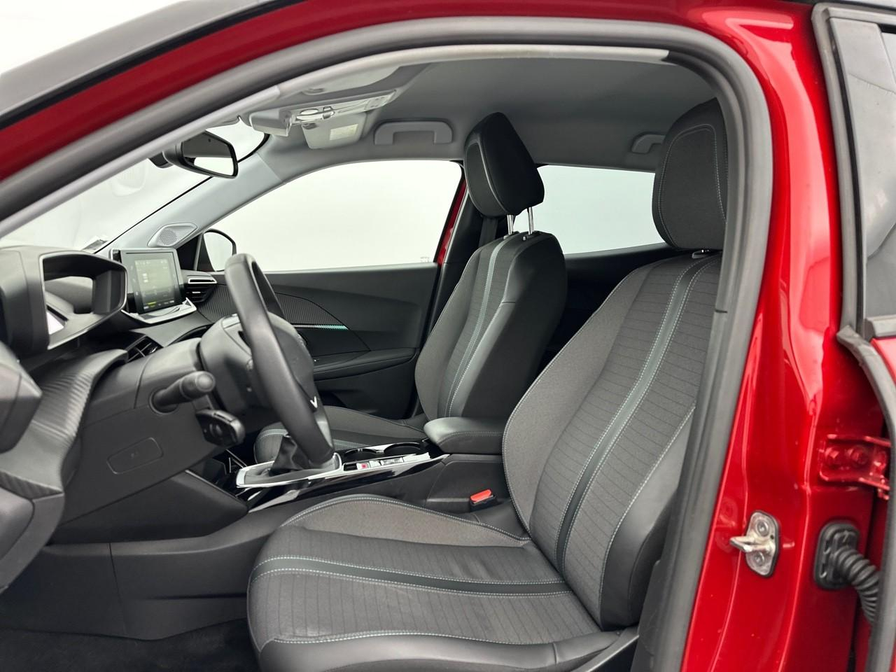Peugeot 2008 puretech 130 s&s bvm6 allure pack — photo 9