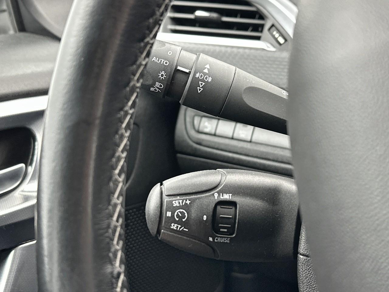 Peugeot 2008 puretech 130ch s&s bvm6 allure — photo 17