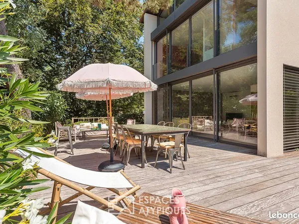 Propriété 6 pièces 256 m²