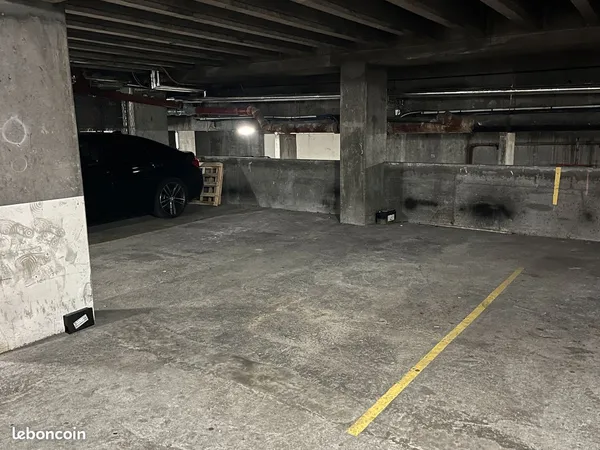 PLACE DE PARKING À VENDRE - 121 RUE MANIN - PARIS 19e