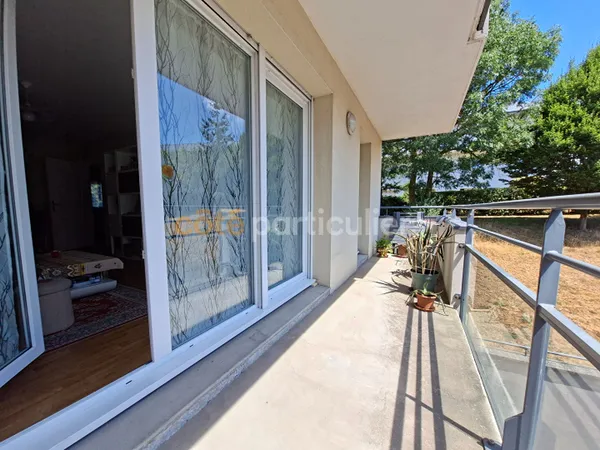 Saint-Malo, appartement type 4 avec balcon et garage.